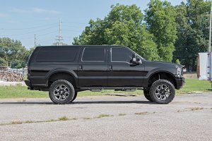 Ford Excursion Suspension Lift Kit - Front + Rear - Rough Country - 3 Inch Lift - '00-'05 Ford Excursion Suspension Lift Kit - Front + Rear - Rough Country - 3 Inch Lift - '00-'05